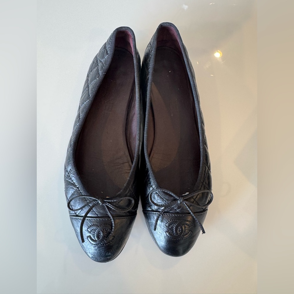 CHANEL Black Quilted Flats